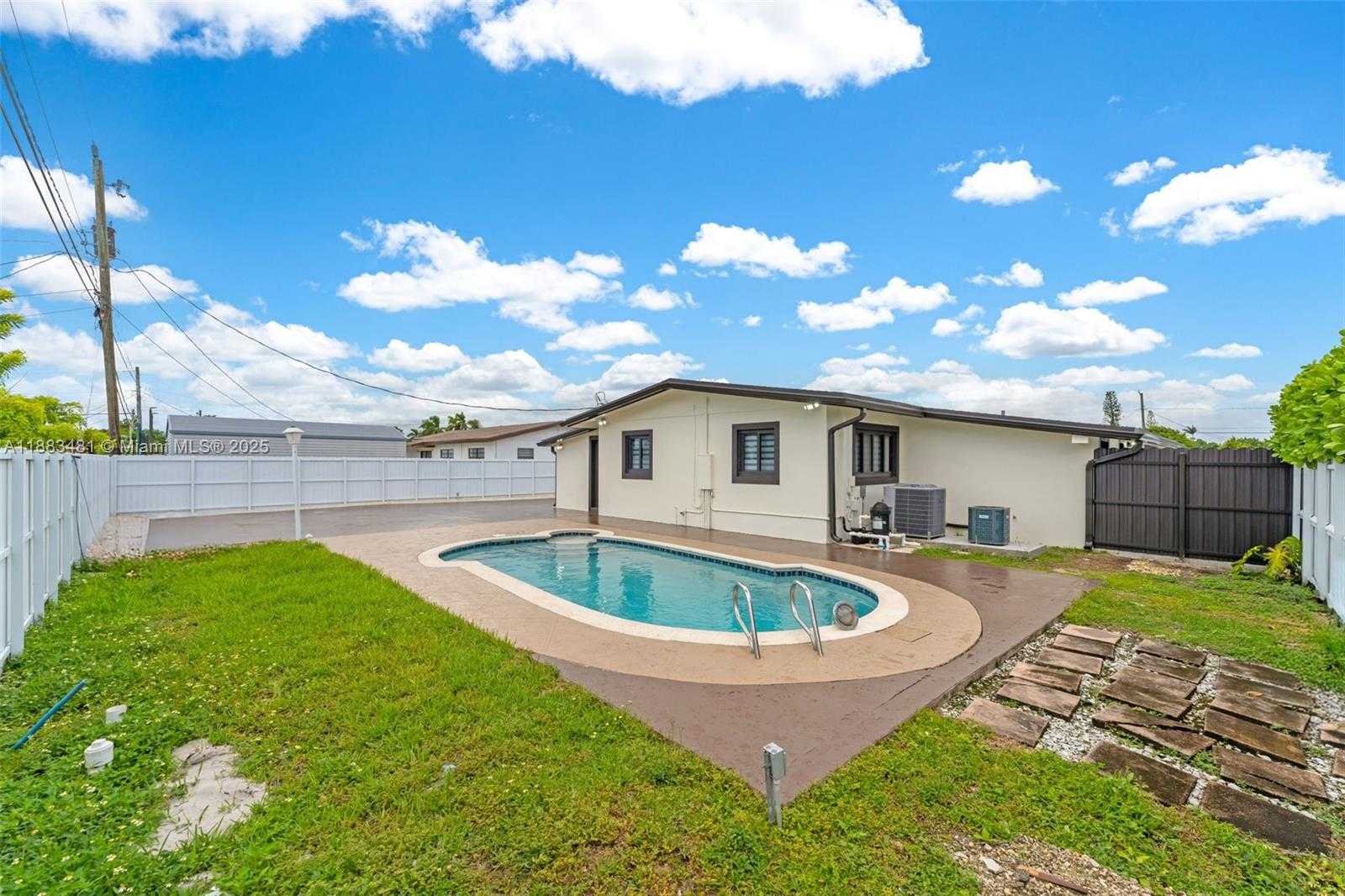 Small Image of 11800 SOUTH WEST 176TH ST #1, Miami Number 28