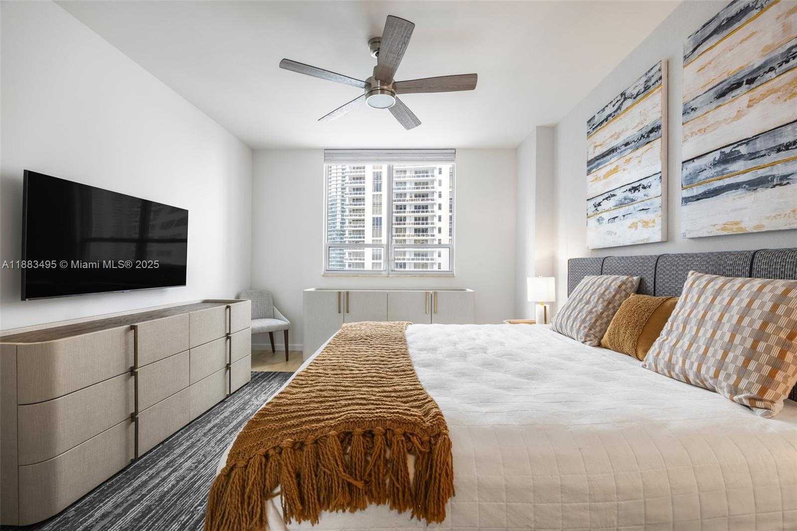 Small Image of 801 BRICKELL KEY BLVD #1906, Miami Number 12