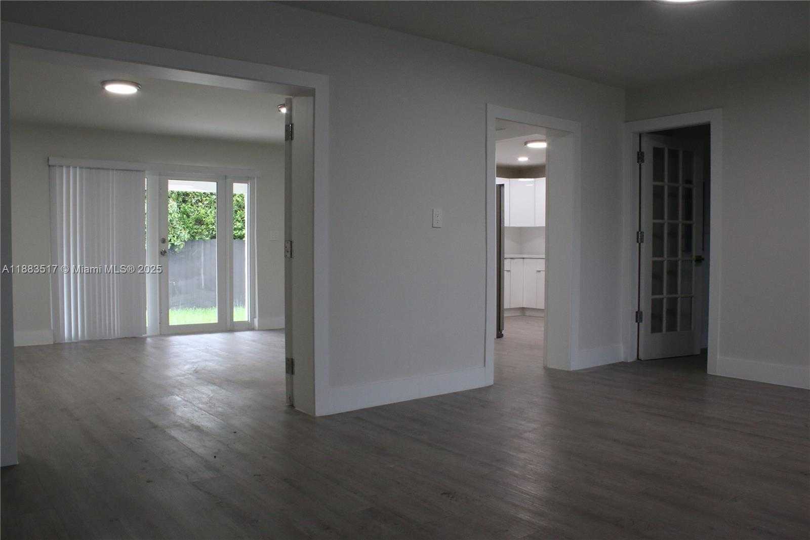 Small Image of 10542 SOUTH WEST 52ND TER, Miami Number 16