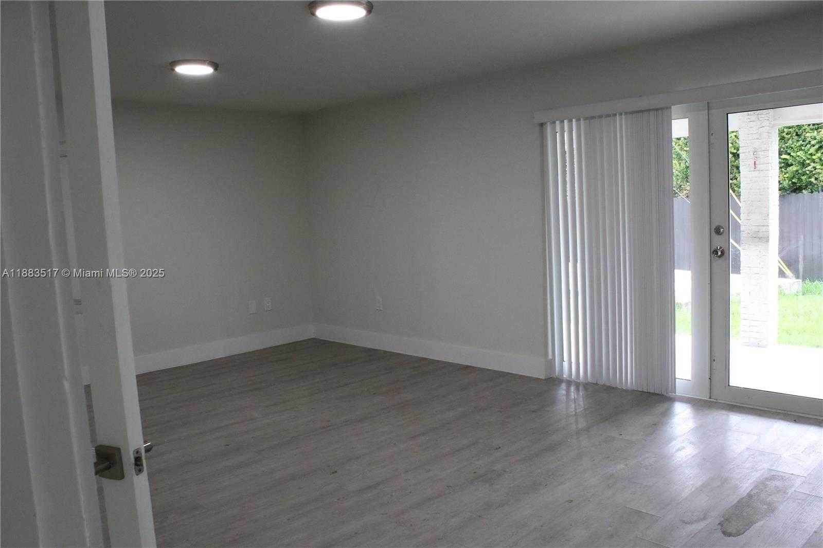 Small Image of 10542 SOUTH WEST 52ND TER, Miami Number 17