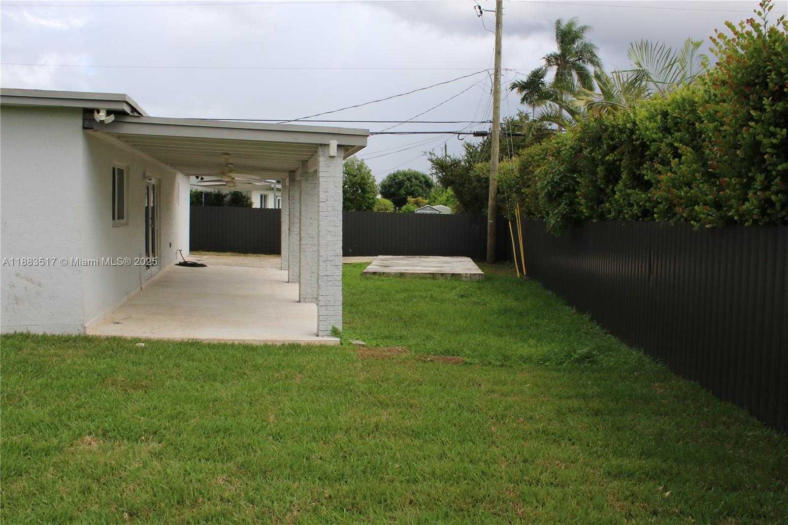 Small Image of 10542 SOUTH WEST 52ND TER, Miami Number 4