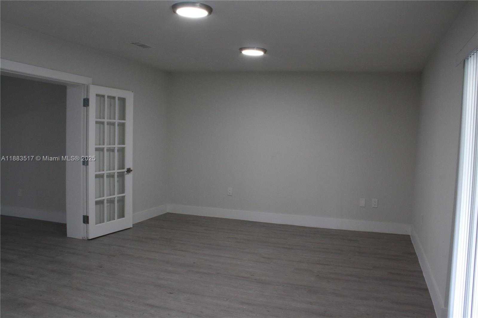 Small Image of 10542 SOUTH WEST 52ND TER, Miami Number 8