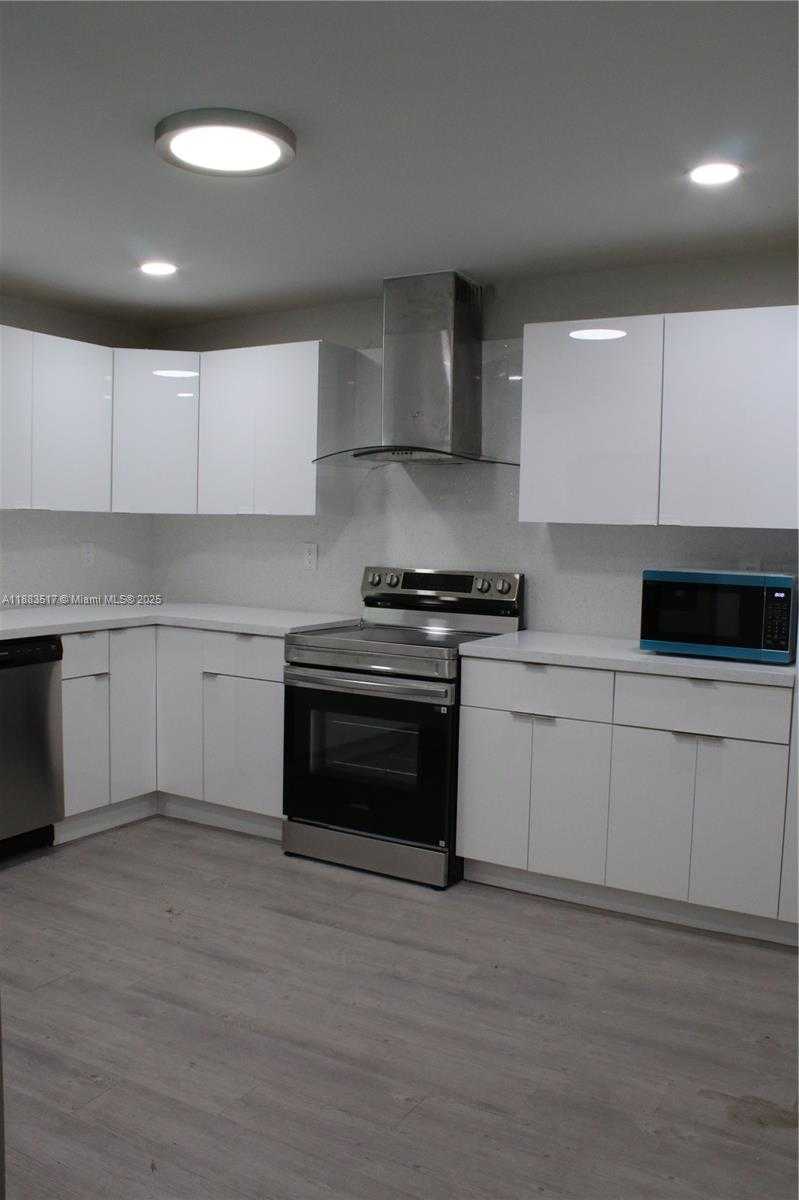 Small Image of 10542 SOUTH WEST 52ND TER, Miami Number 9