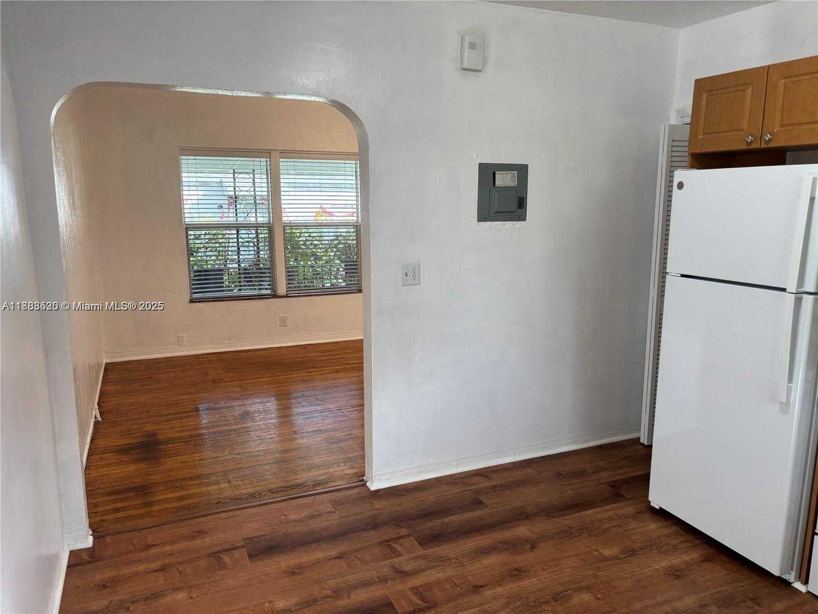 Small Image of 1842 FUNSTON ST #1-2, Hollywood Number 13