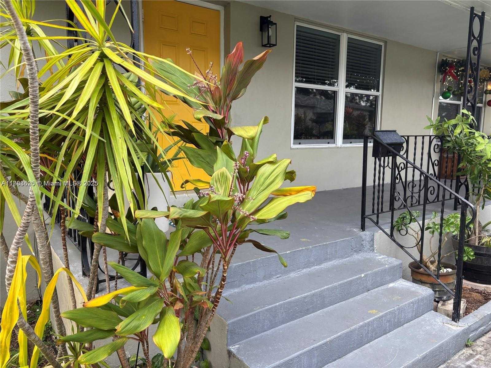 Small Image of 1842 FUNSTON ST #1-2, Hollywood Number 29