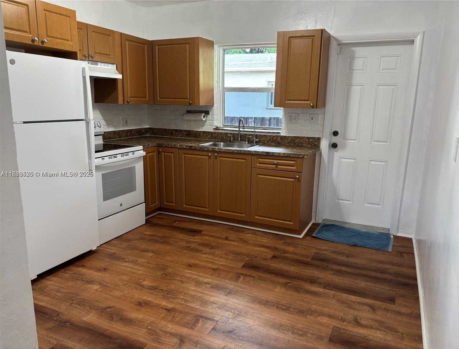 Small Image of 1842 FUNSTON ST #1-2, Hollywood Number 9