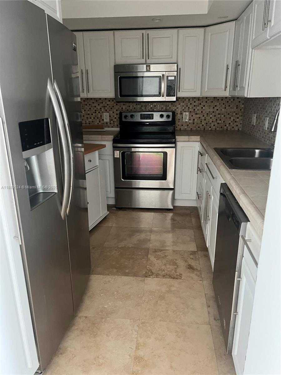 Small Image of 400 KINGS POINT DR #1223, Sunny Isles Beach Number 19