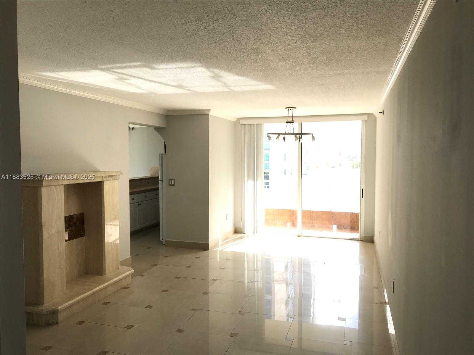 Small Image of 2642 COLLINS AVE #406, Miami Beach Number 4