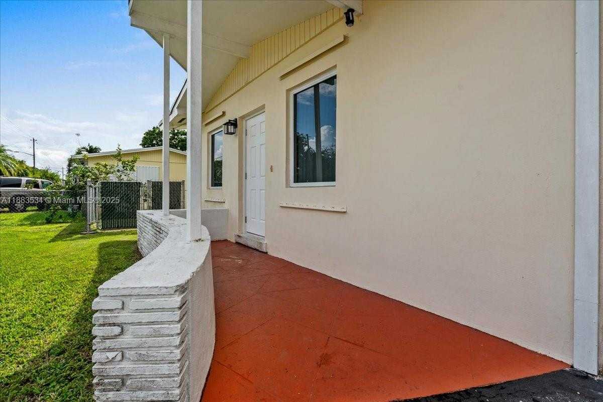 Small Image of 18922 SOUTH WEST 308TH ST, Homestead Number 32