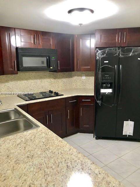 Small Image of 9415 FONTAINEBLEAU BLVD #111, Miami Number 3