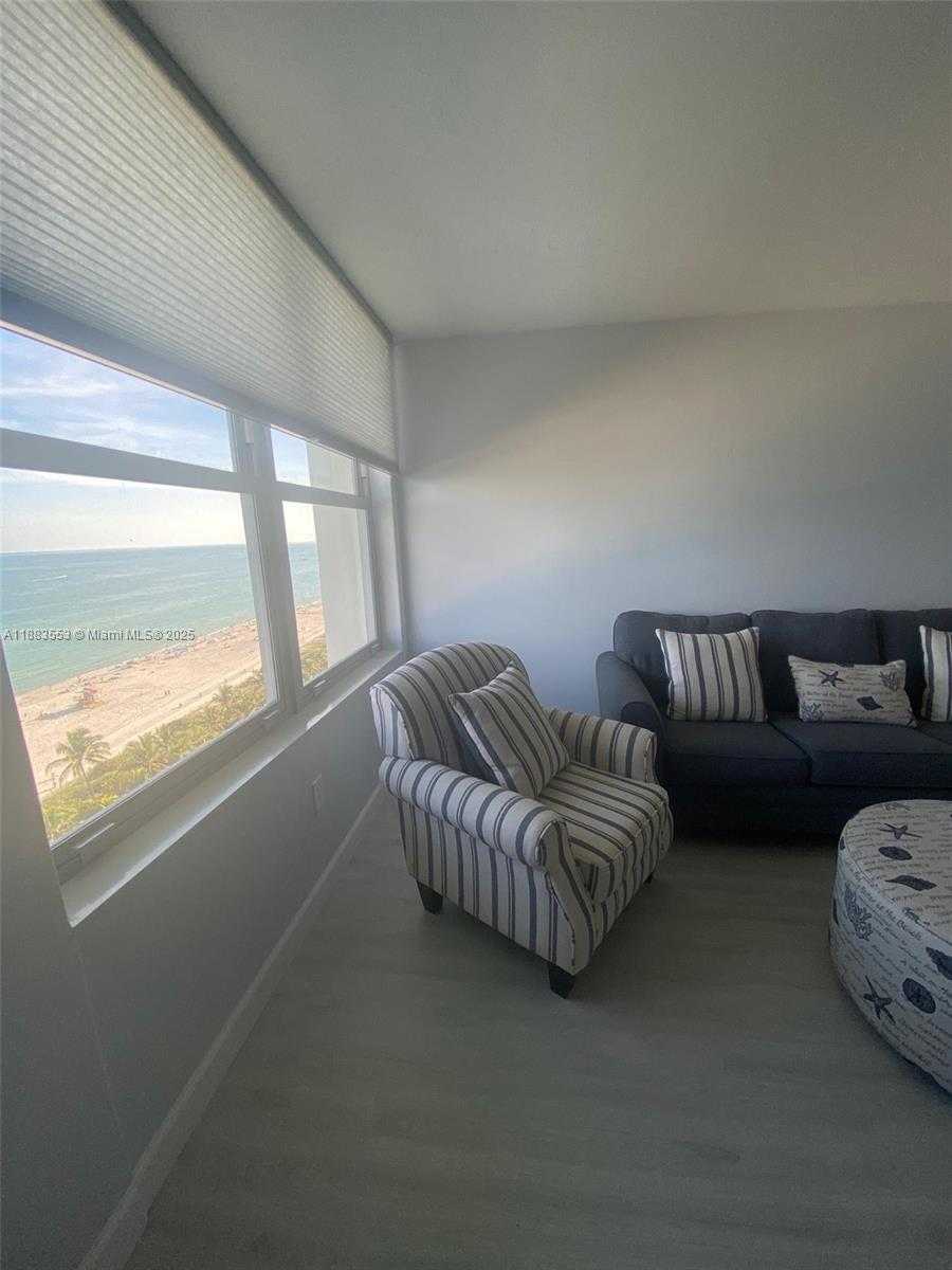 Small Image of 2899 COLLINS AVE #1743, Miami Beach Number 3