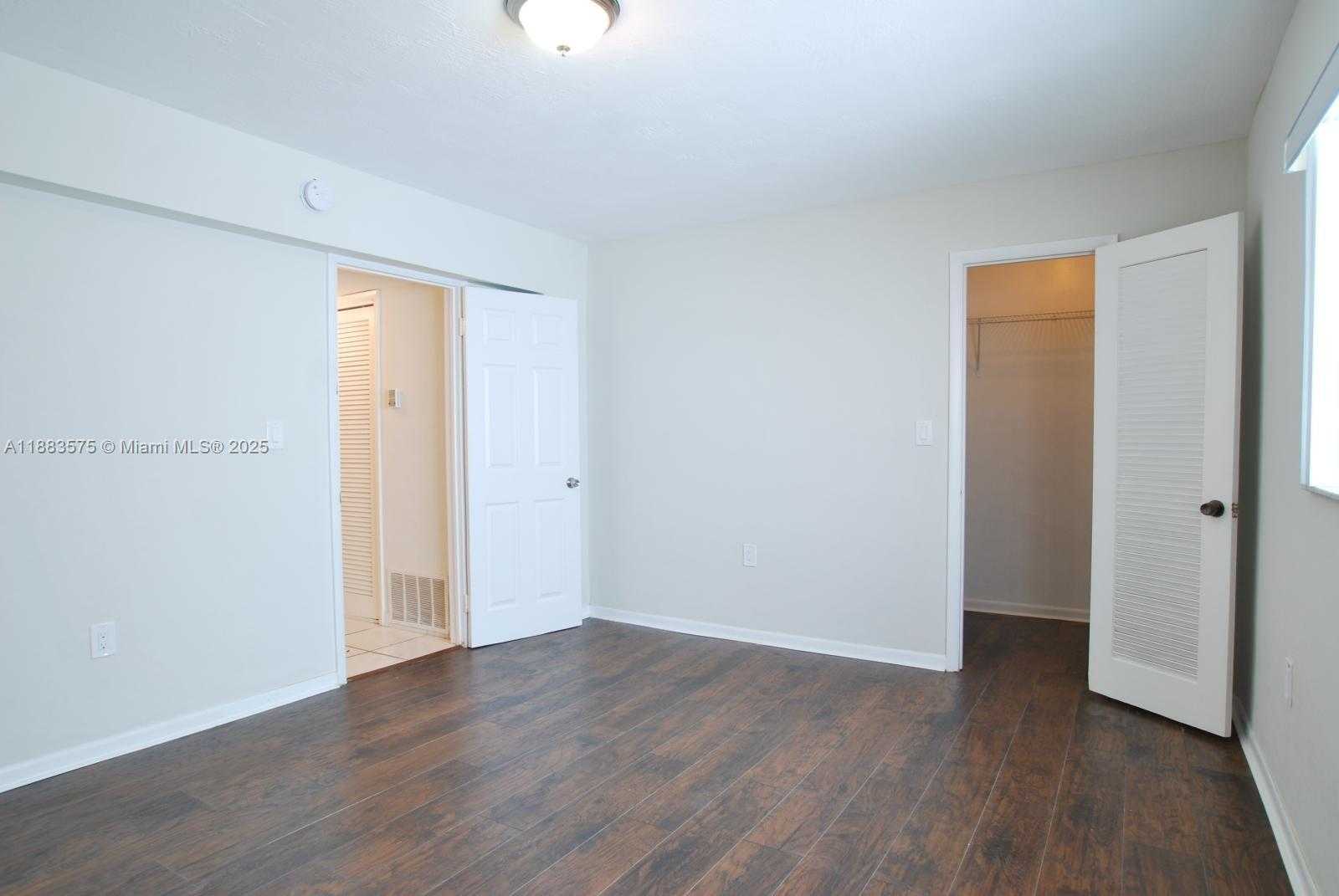 Small Image of 1662 LINCOLN CT #402, Miami Beach Number 11