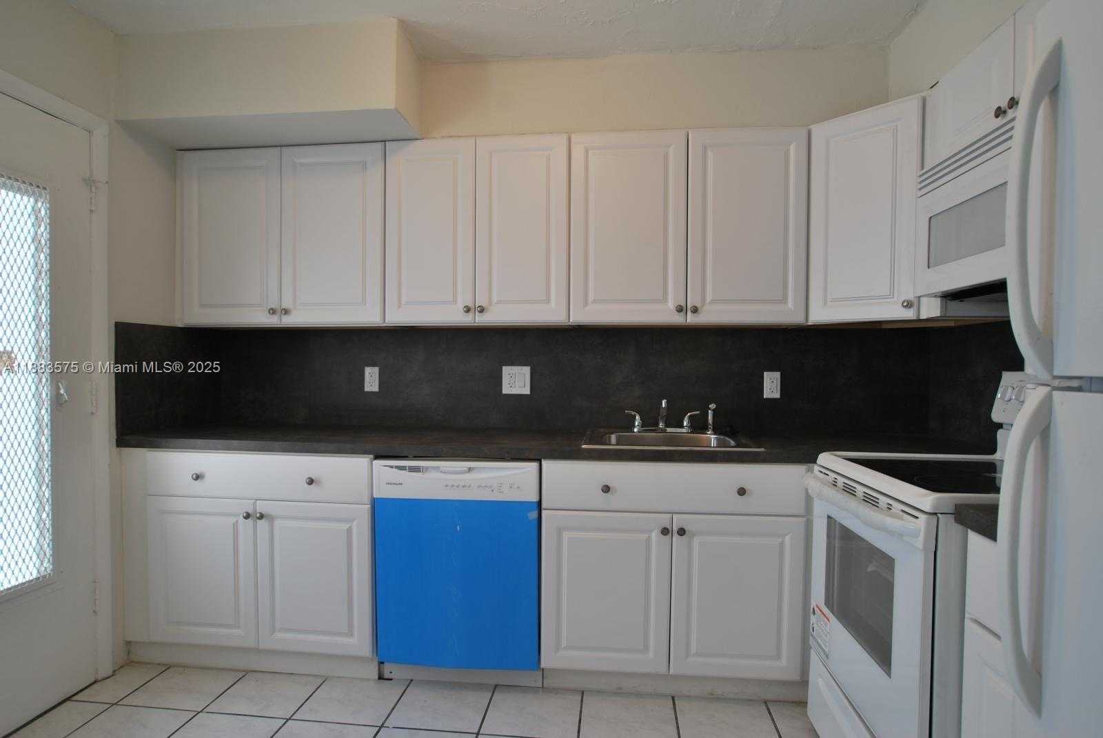 Small Image of 1662 LINCOLN CT #402, Miami Beach Number 14