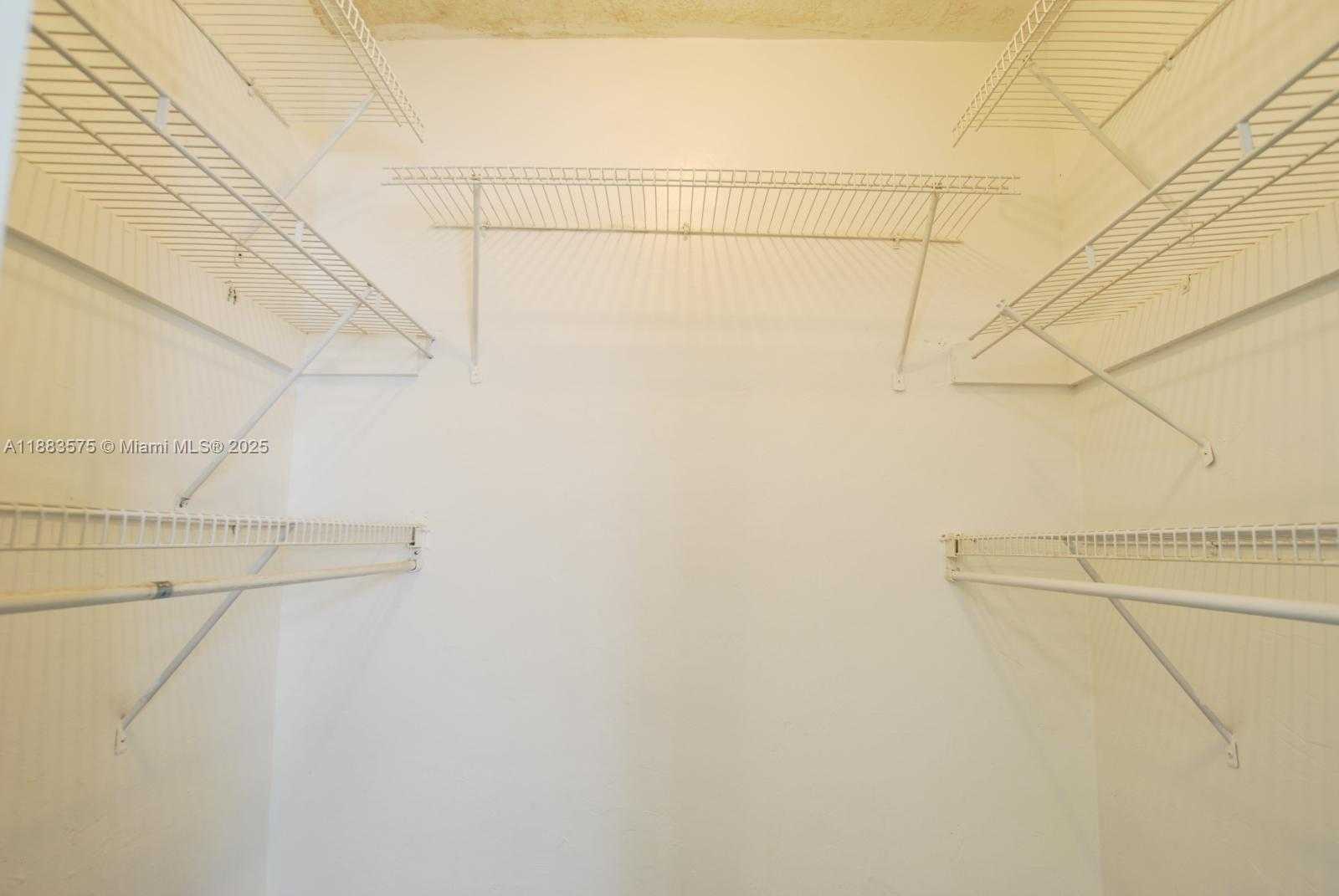 Small Image of 1662 LINCOLN CT #402, Miami Beach Number 16