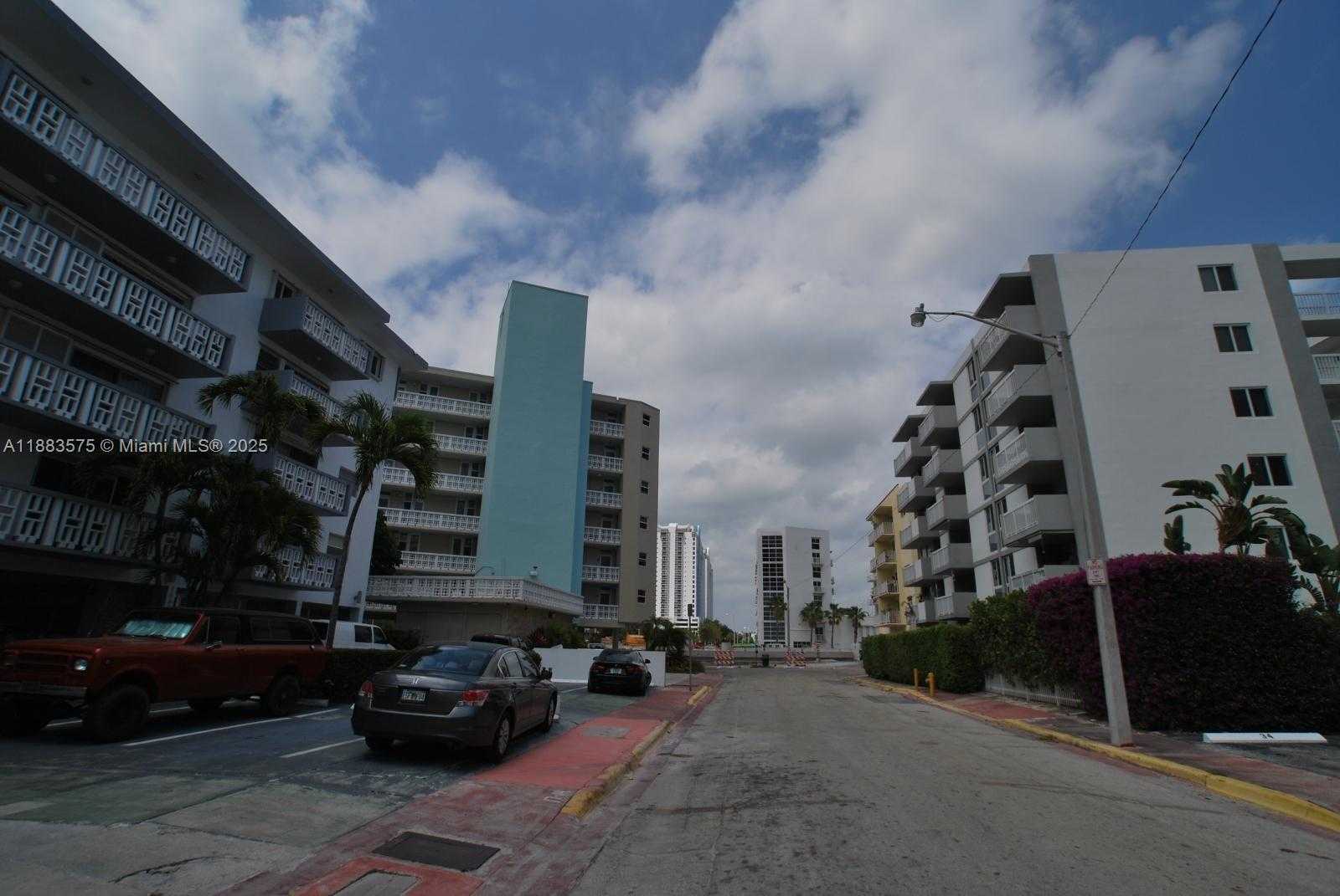 Small Image of 1662 LINCOLN CT #402, Miami Beach Number 18