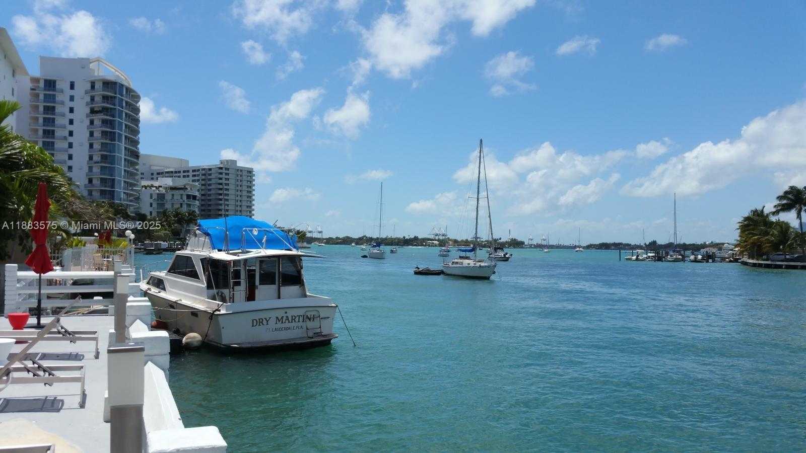 Small Image of 1662 LINCOLN CT #402, Miami Beach Number 23