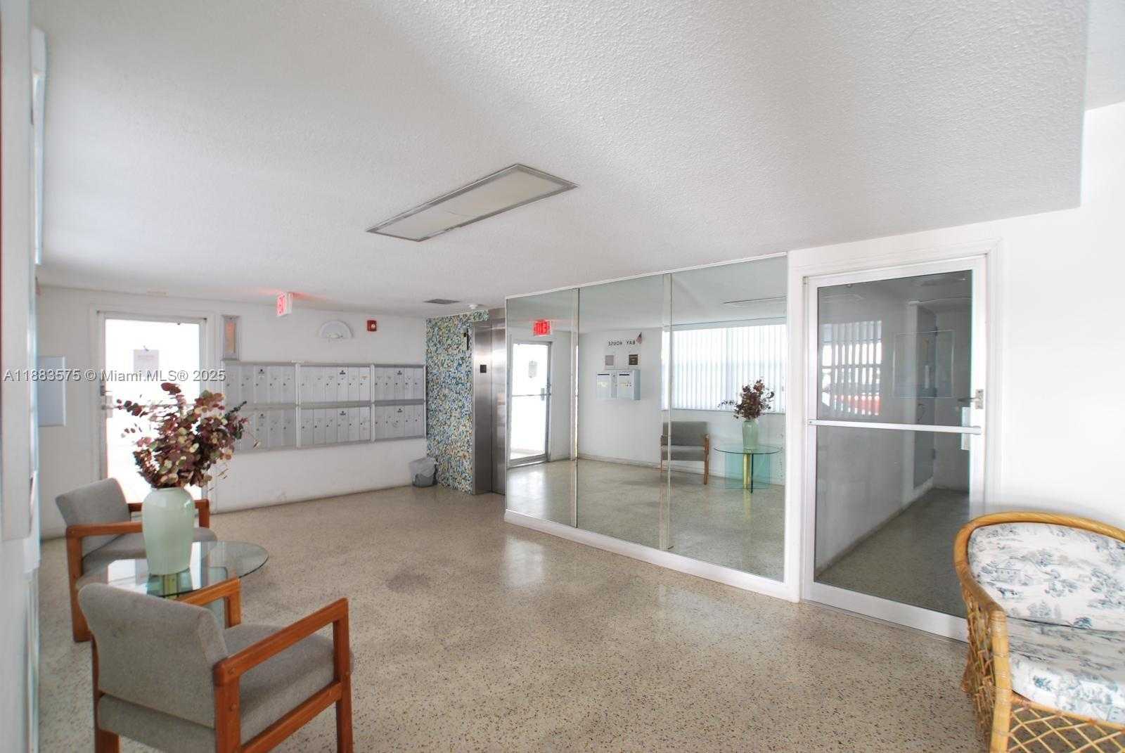 Small Image of 1662 LINCOLN CT #402, Miami Beach Number 6