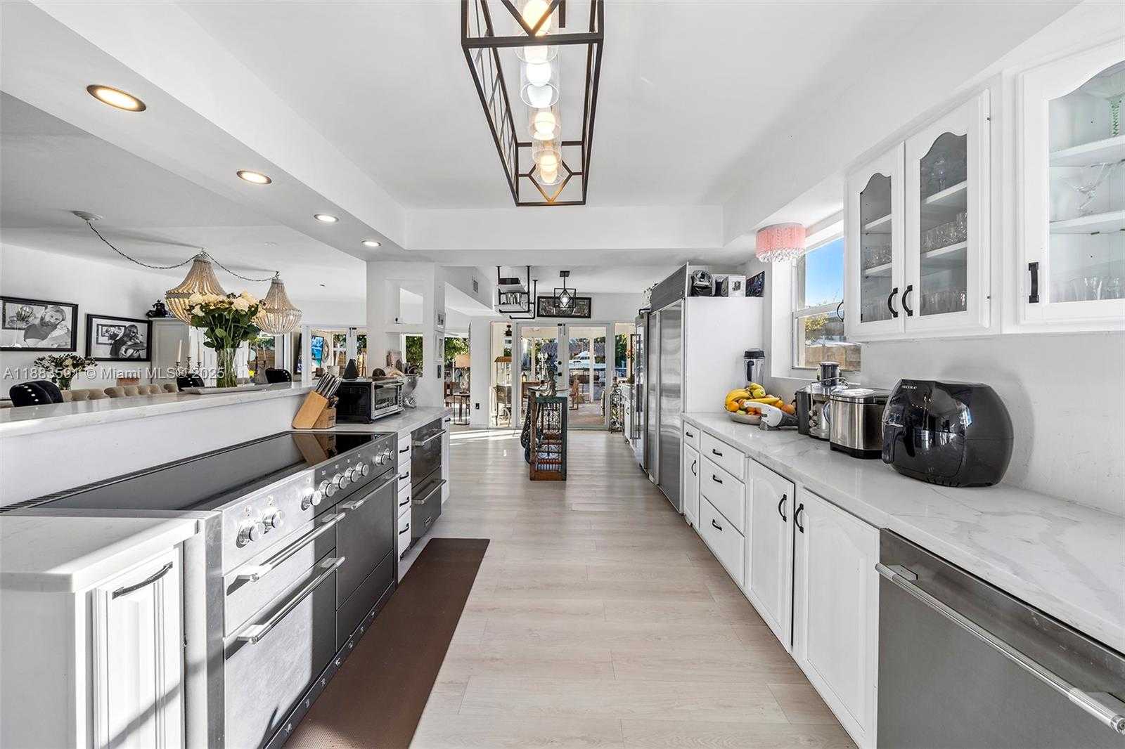 Small Image of 840 SOUTH SHORE DR, Miami Beach Number 13