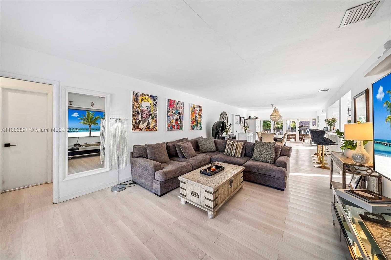 Small Image of 840 SOUTH SHORE DR, Miami Beach Number 3