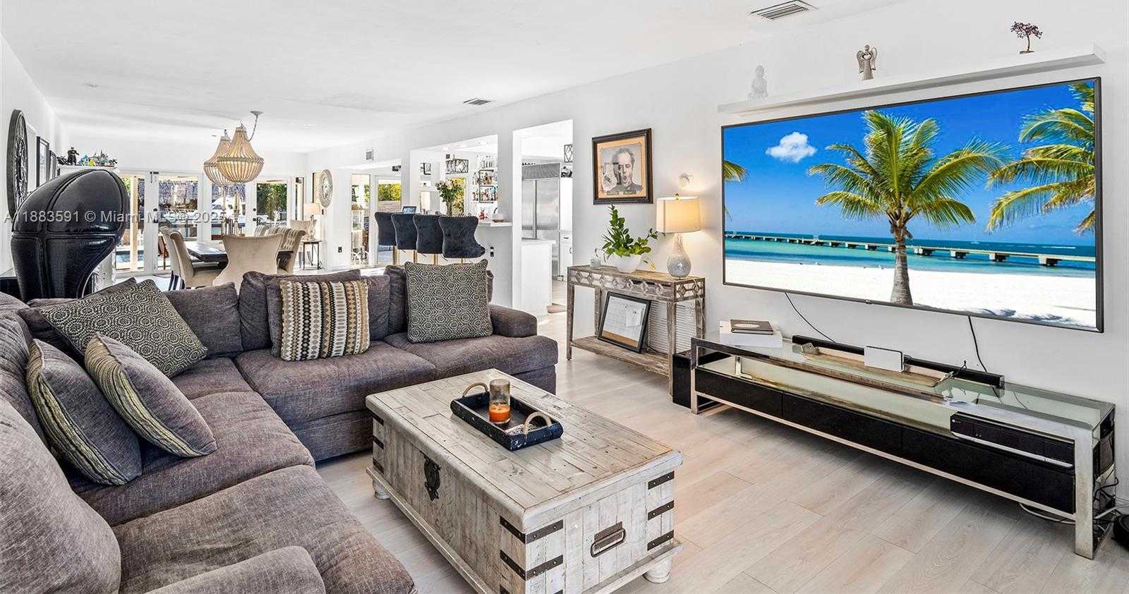 Small Image of 840 SOUTH SHORE DR, Miami Beach Number 4