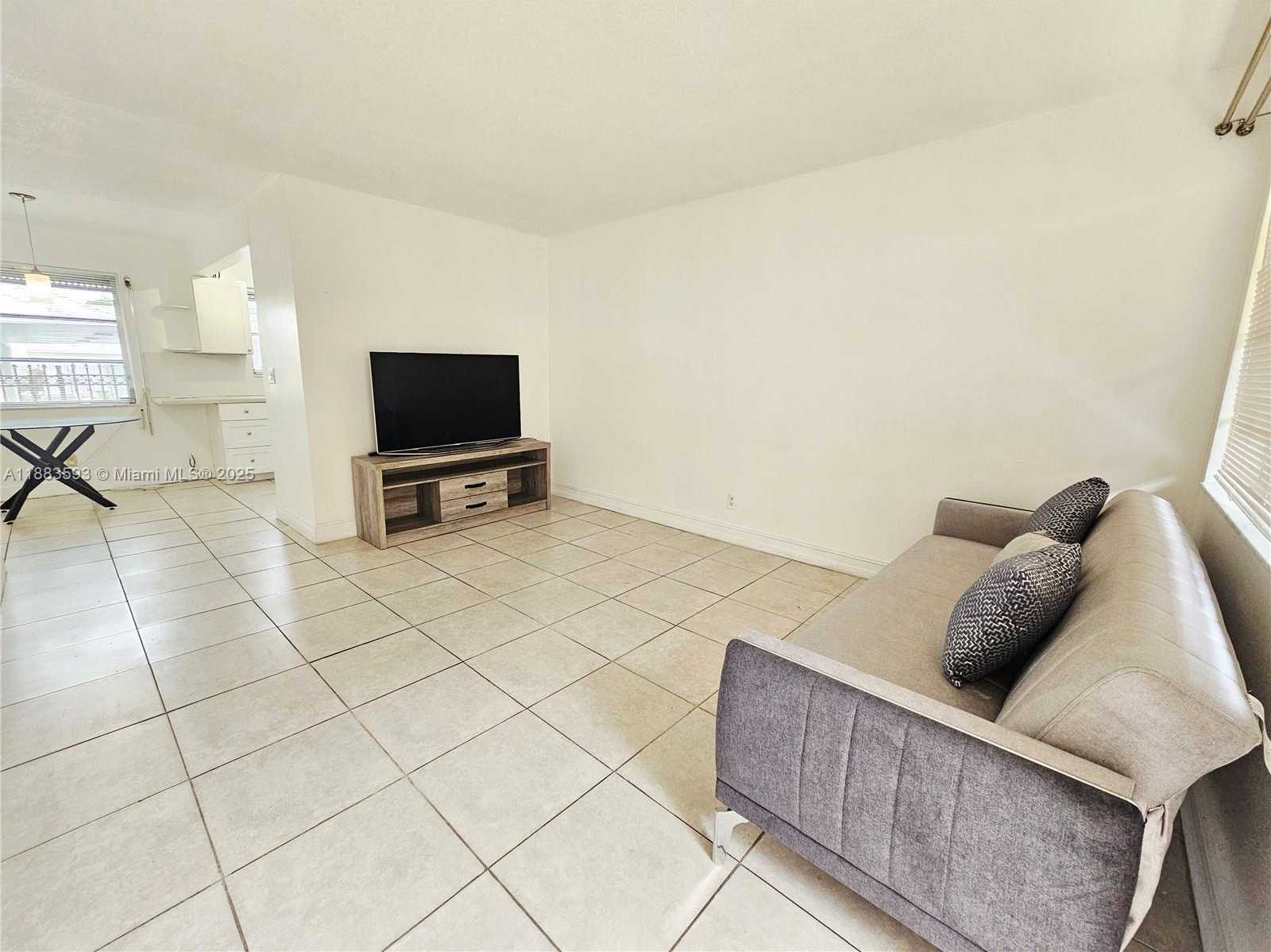 Small Image of 2840 TAYLOR ST #9, Hollywood Number 6