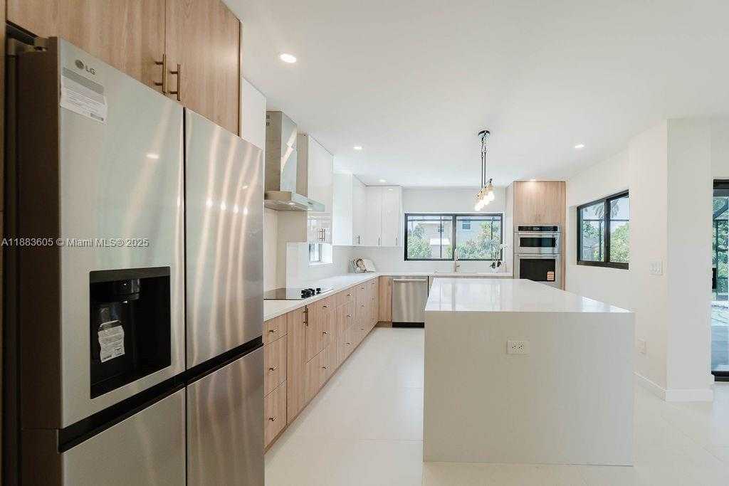 Small Image of 7761 SOUTH WEST 169TH ST, Palmetto Bay Number 2