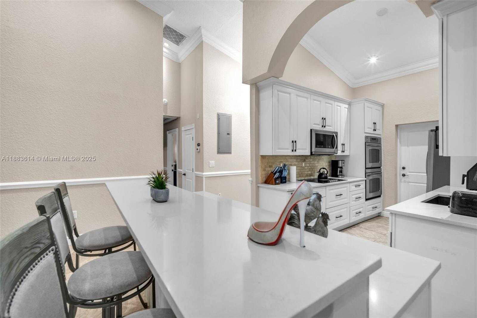 Small Image of 4732 SOUTH WEST 35TH AVE, Dania Beach Number 12
