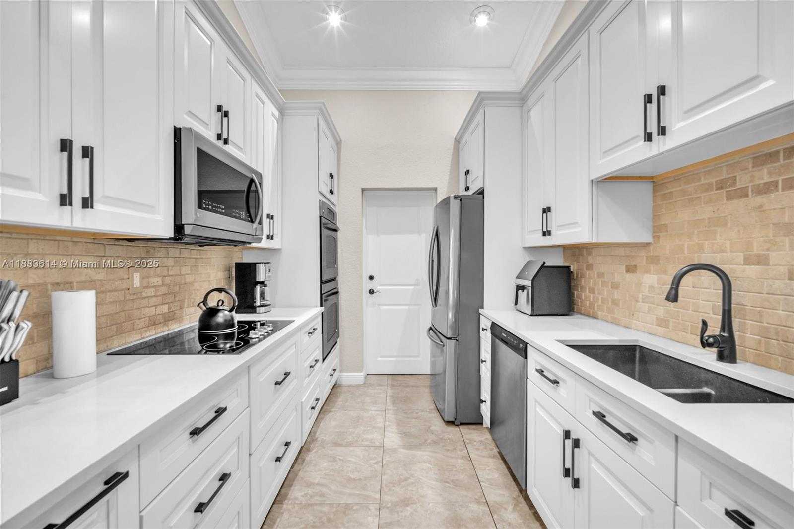 Small Image of 4732 SOUTH WEST 35TH AVE, Dania Beach Number 16