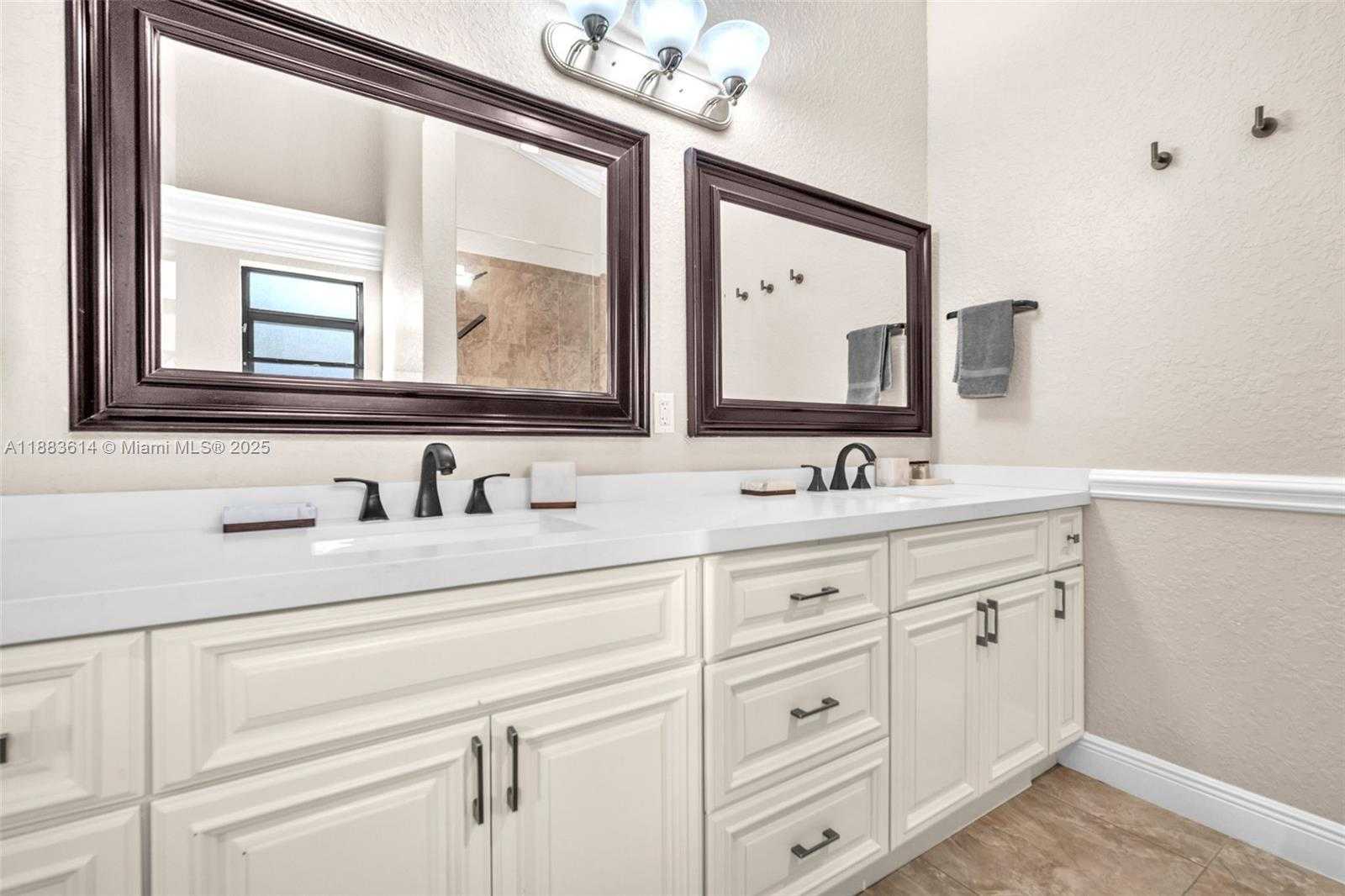 Small Image of 4732 SOUTH WEST 35TH AVE, Dania Beach Number 36