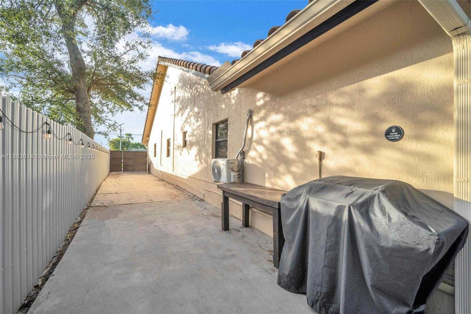 Small Image of 4732 SOUTH WEST 35TH AVE, Dania Beach Number 39