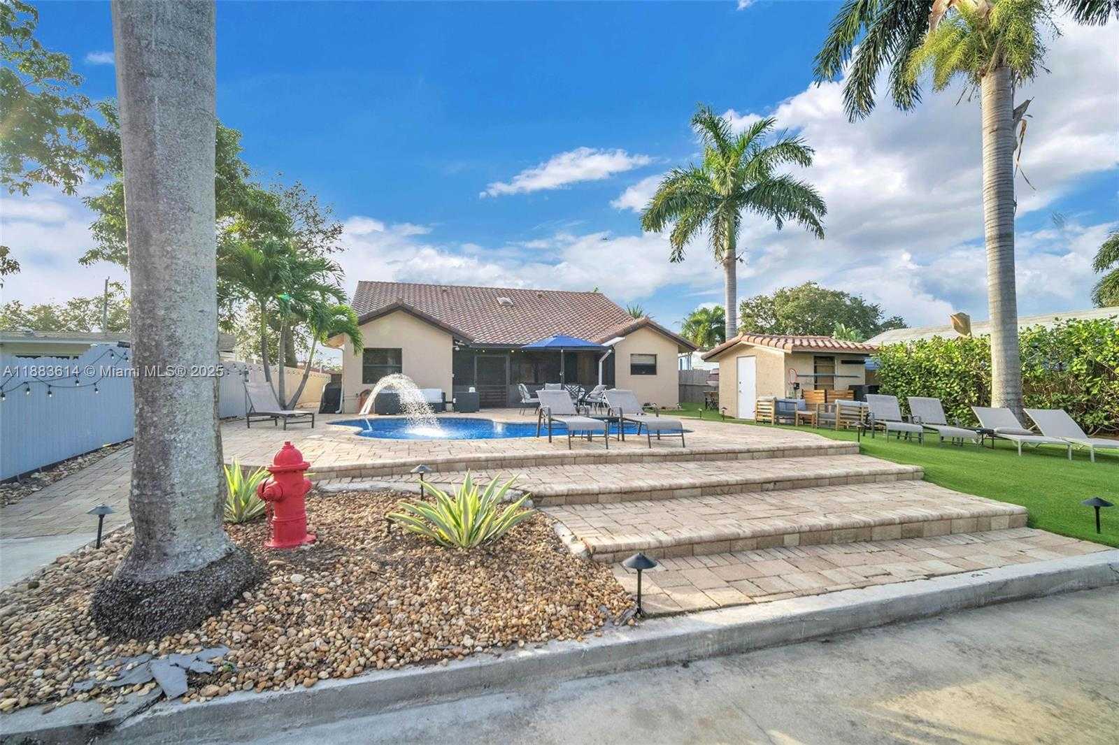 Small Image of 4732 SOUTH WEST 35TH AVE, Dania Beach Number 44