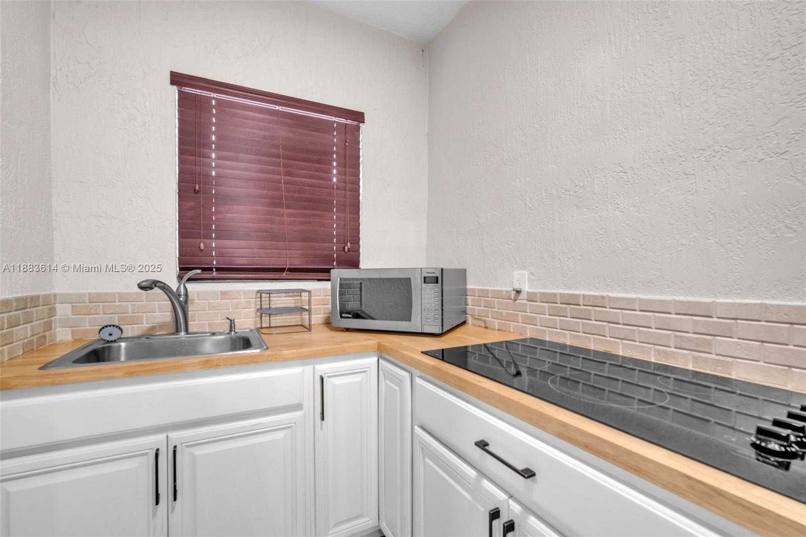 Small Image of 4732 SOUTH WEST 35TH AVE, Dania Beach Number 62