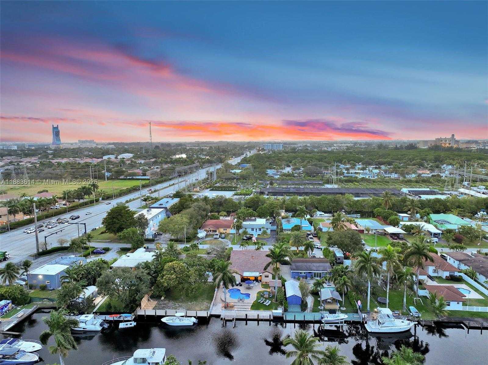Small Image of 4732 SOUTH WEST 35TH AVE, Dania Beach Number 72