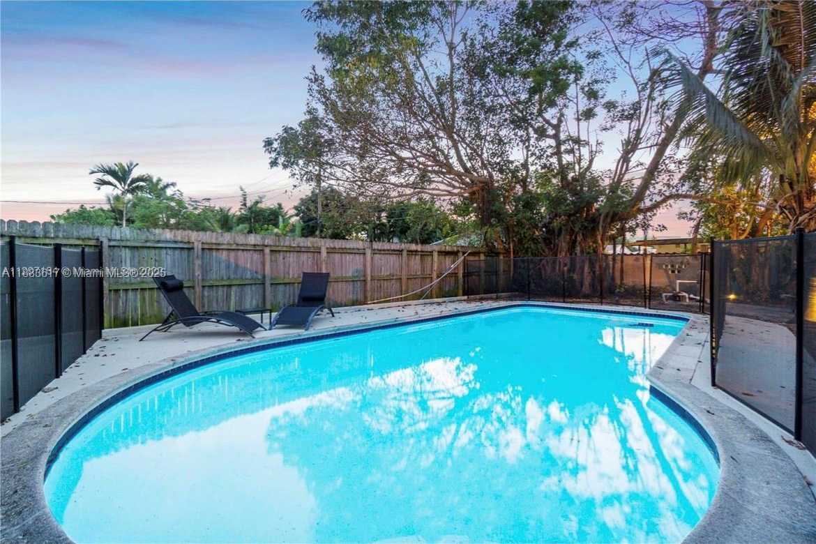 Small Image of 1345 NORTH EAST 14TH AVE, Fort Lauderdale Number 12