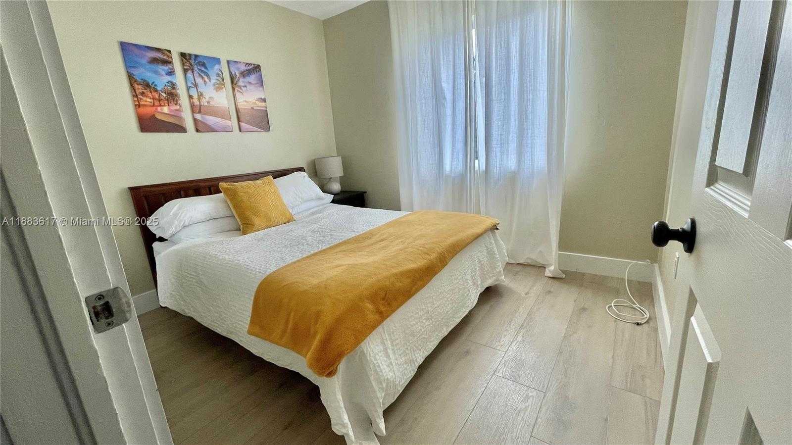 Small Image of 1345 NORTH EAST 14TH AVE, Fort Lauderdale Number 3