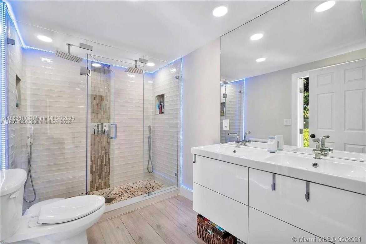 Small Image of 1345 NORTH EAST 14TH AVE, Fort Lauderdale Number 6