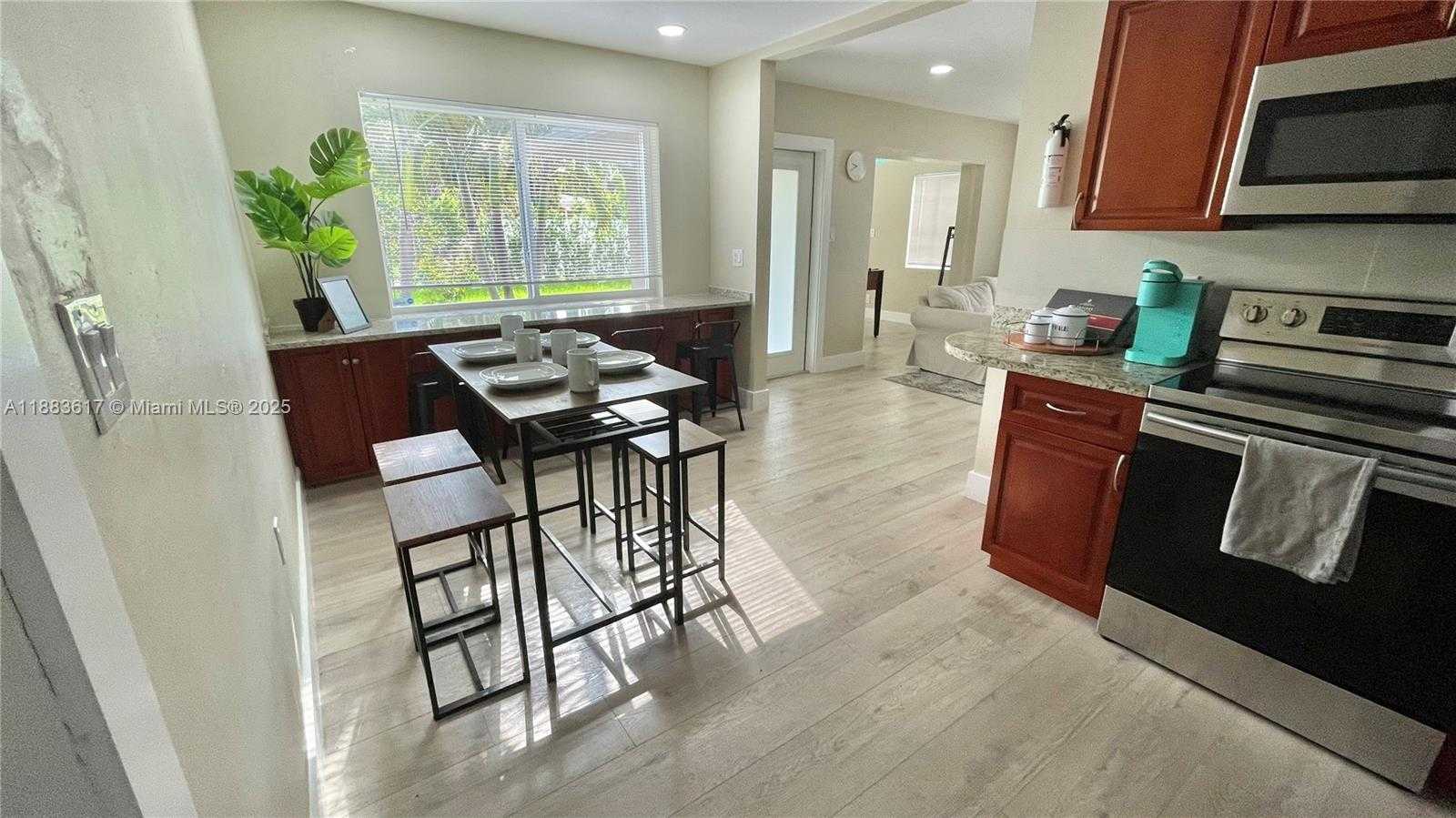 Small Image of 1345 NORTH EAST 14TH AVE, Fort Lauderdale Number 7