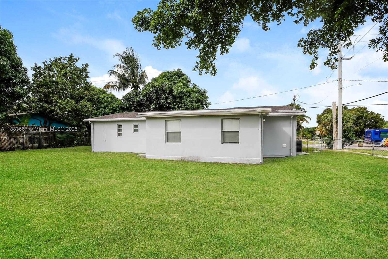 Small Image of 1850 NORTH WEST 47TH AVE, Lauderhill Number 15