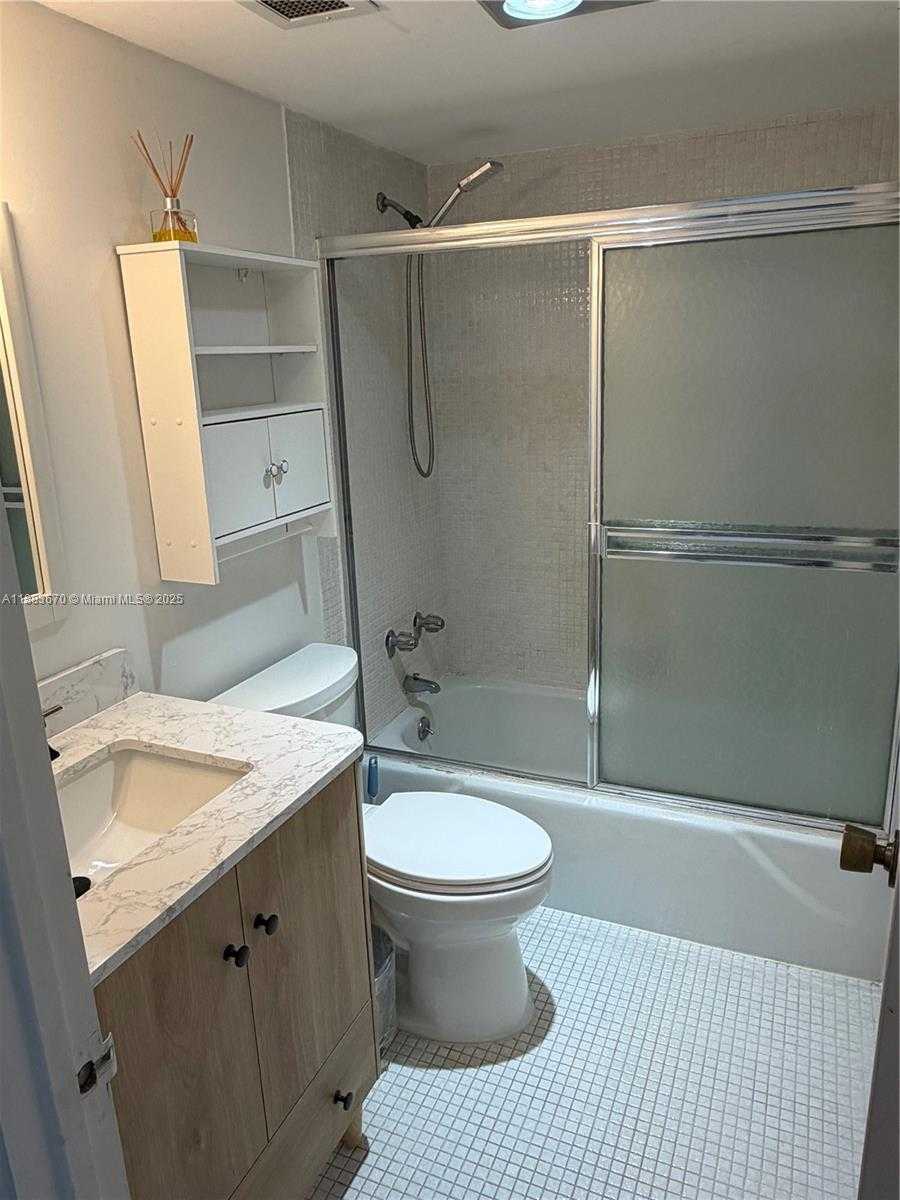 Small Image of 1985 SOUTH OCEAN DR #8L, Hallandale Beach Number 10