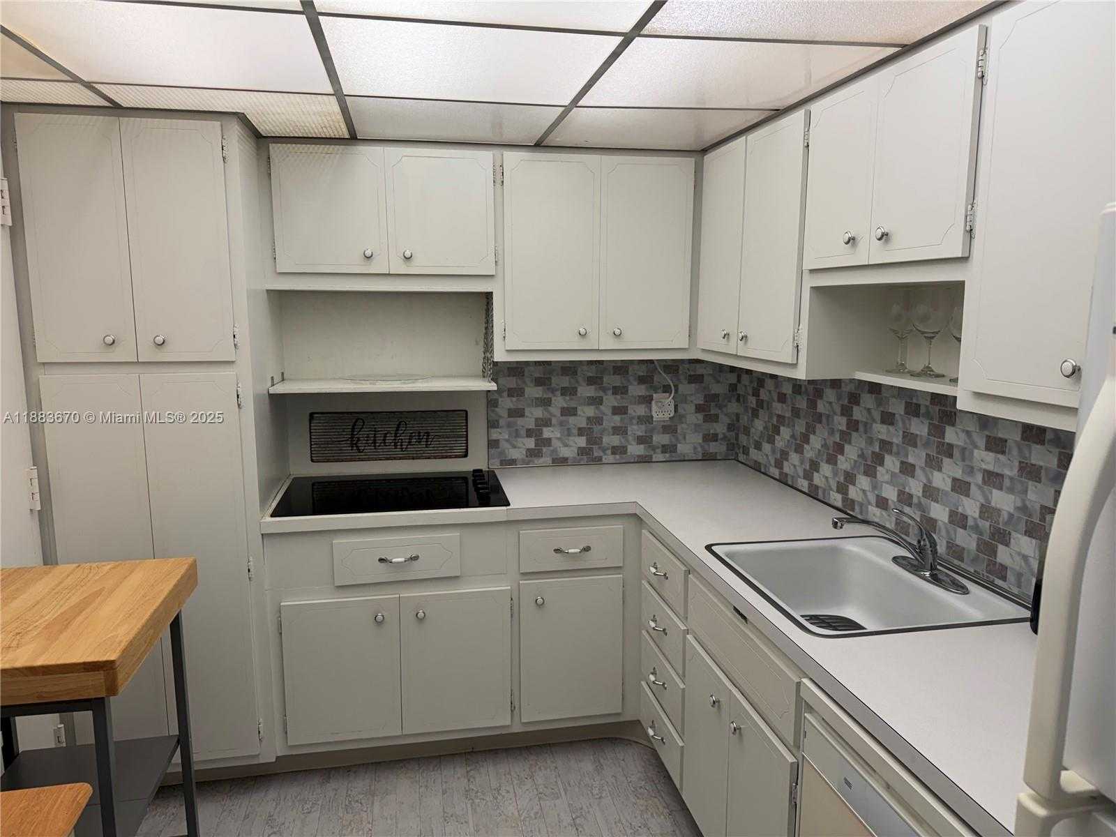 Small Image of 1985 SOUTH OCEAN DR #8L, Hallandale Beach Number 5