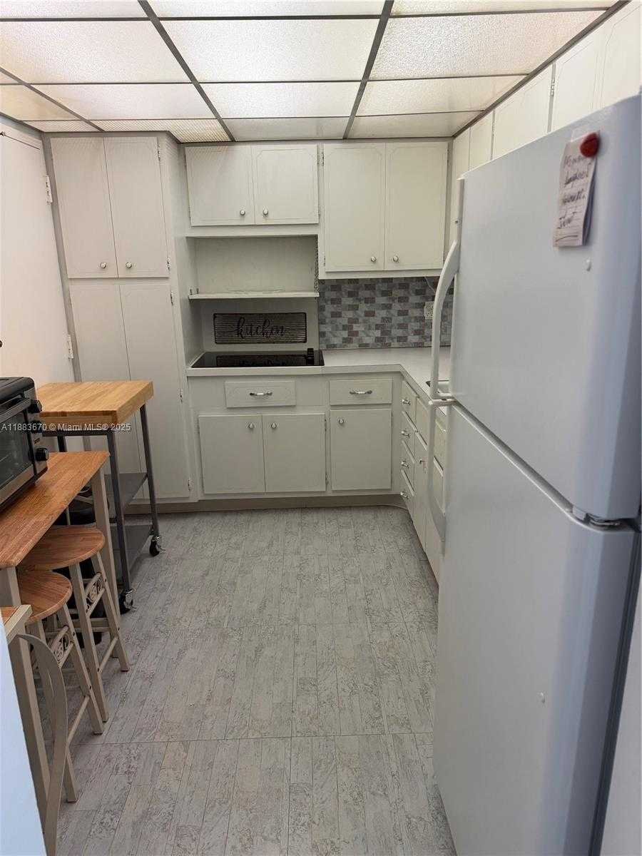 Small Image of 1985 SOUTH OCEAN DR #8L, Hallandale Beach Number 6