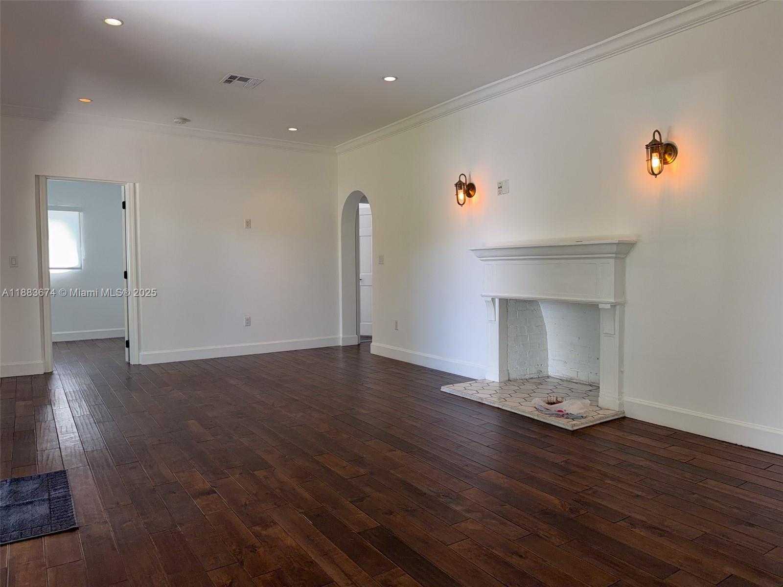 Small Image of 5938 NORTH EAST 5TH AVE, Miami Number 12