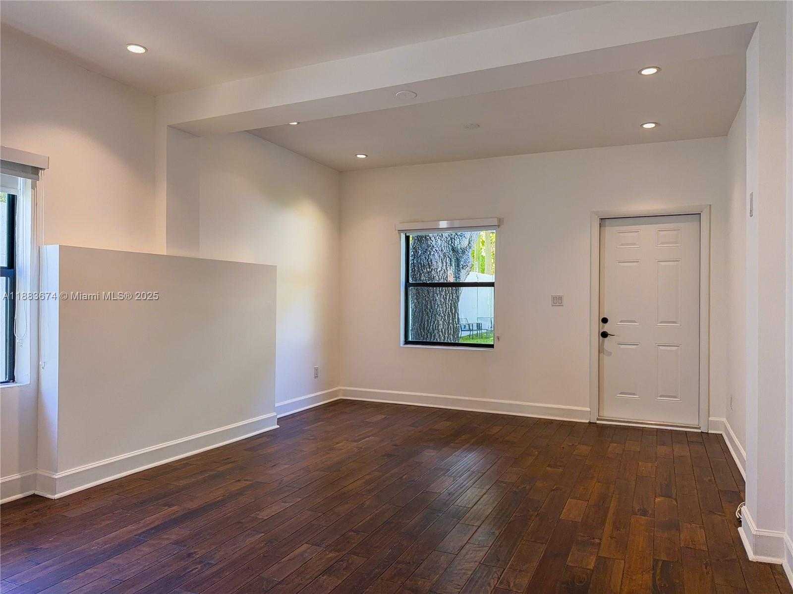 Small Image of 5938 NORTH EAST 5TH AVE, Miami Number 19