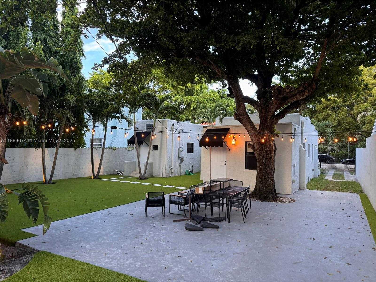 Small Image of 5938 NORTH EAST 5TH AVE, Miami Number 2
