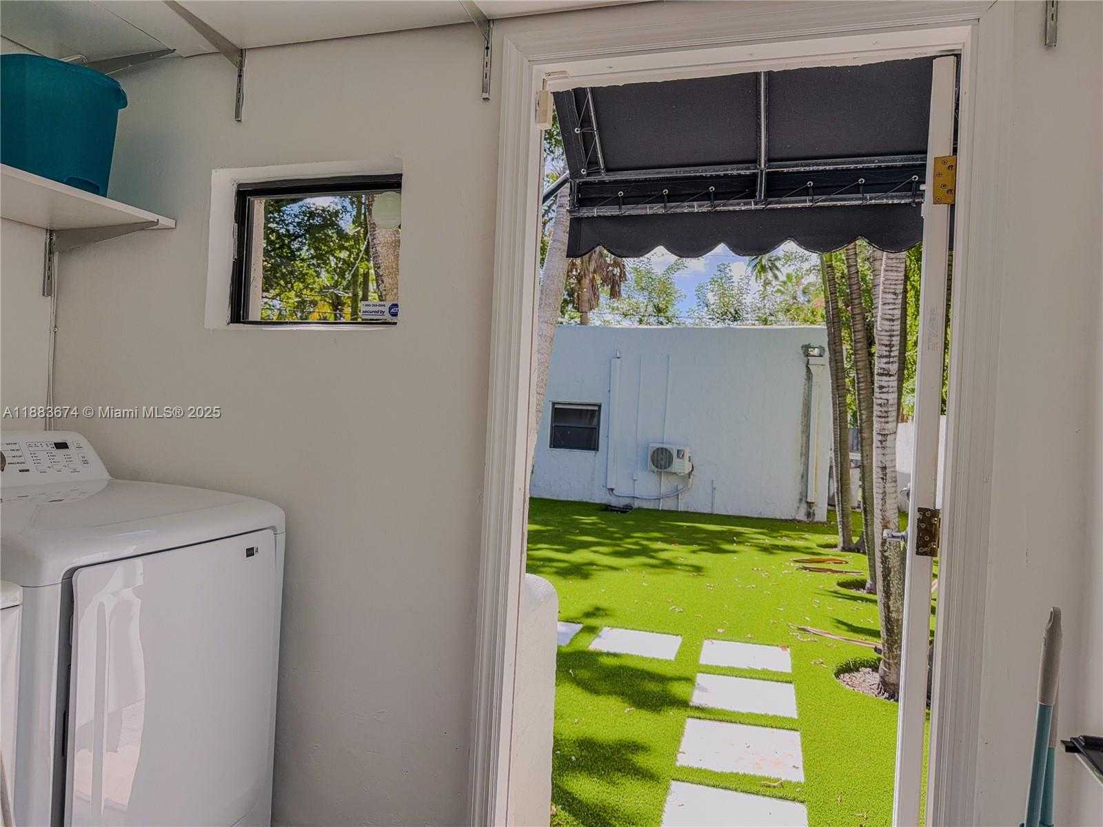 Small Image of 5938 NORTH EAST 5TH AVE, Miami Number 23