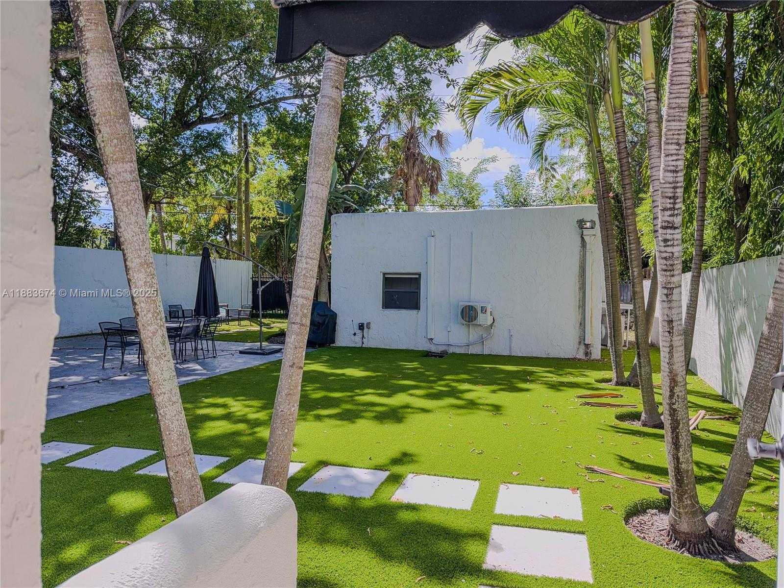 Small Image of 5938 NORTH EAST 5TH AVE, Miami Number 24