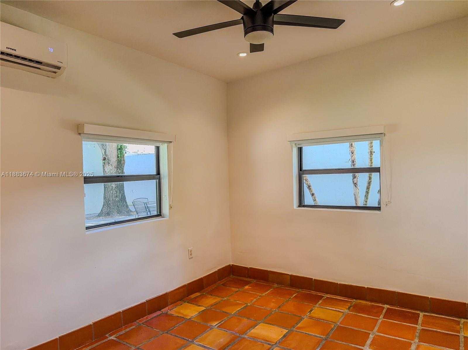 Small Image of 5938 NORTH EAST 5TH AVE, Miami Number 31