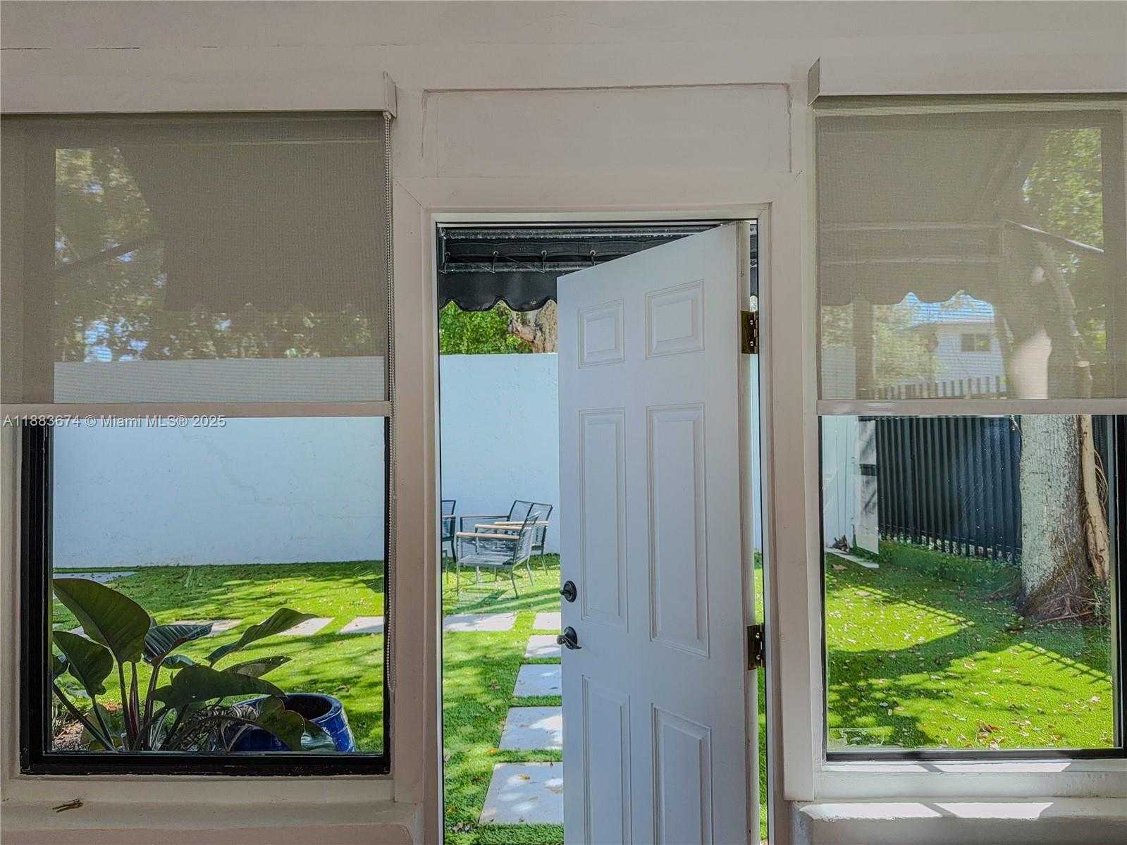 Small Image of 5938 NORTH EAST 5TH AVE, Miami Number 35