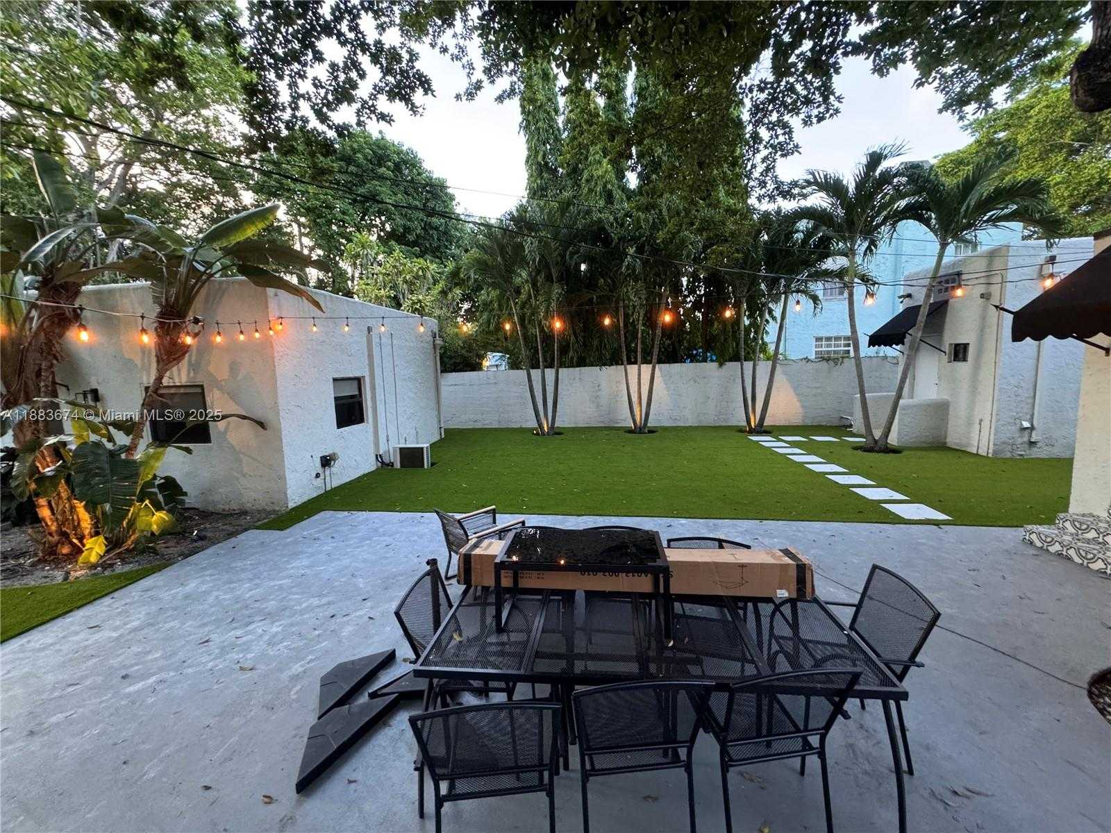 Small Image of 5938 NORTH EAST 5TH AVE, Miami Number 4