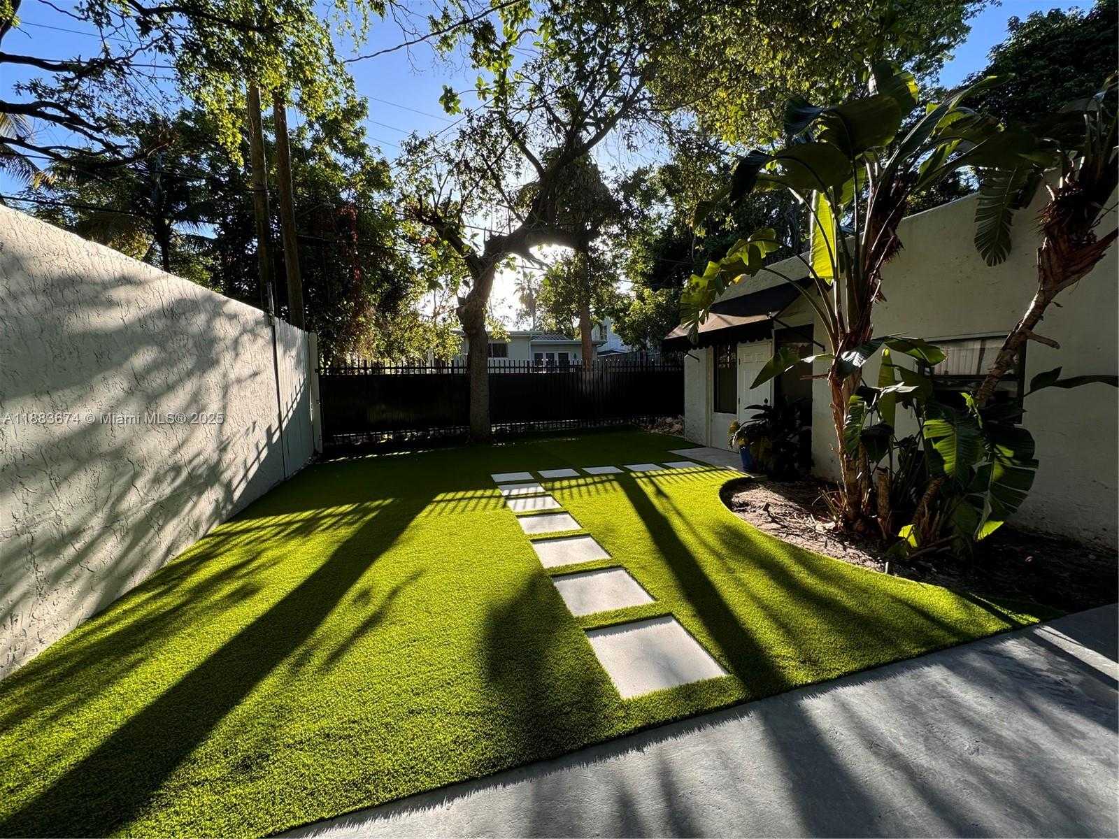 Small Image of 5938 NORTH EAST 5TH AVE, Miami Number 6
